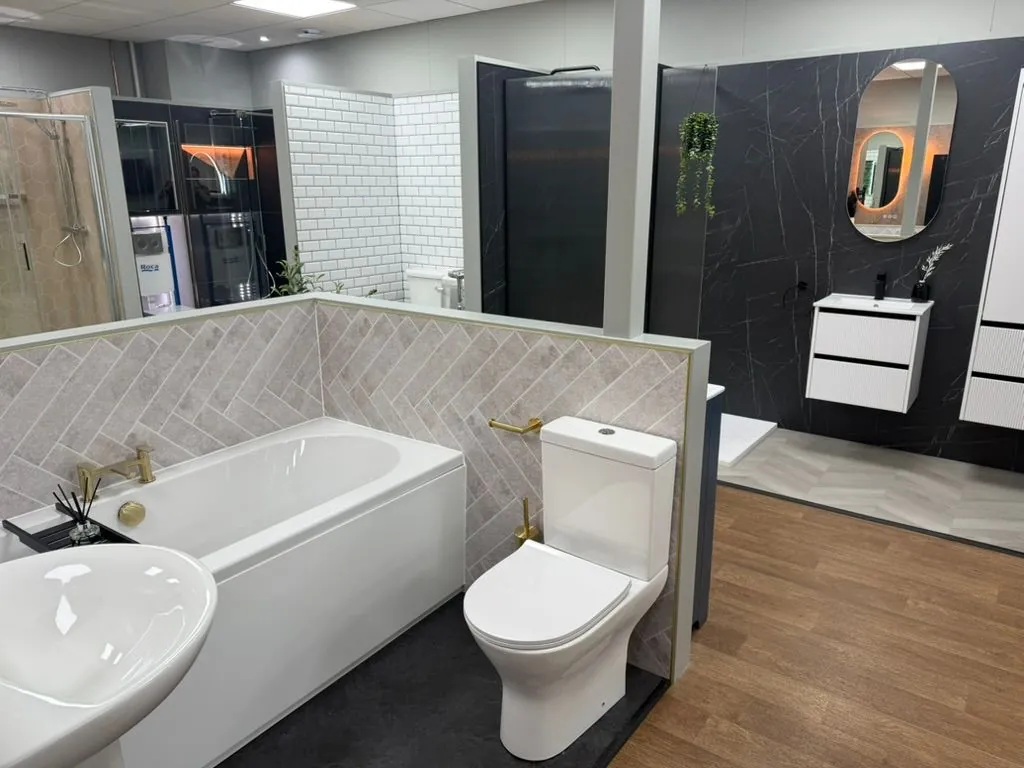 Full showroom refit in Solihull by Warm-Wise | photo 5