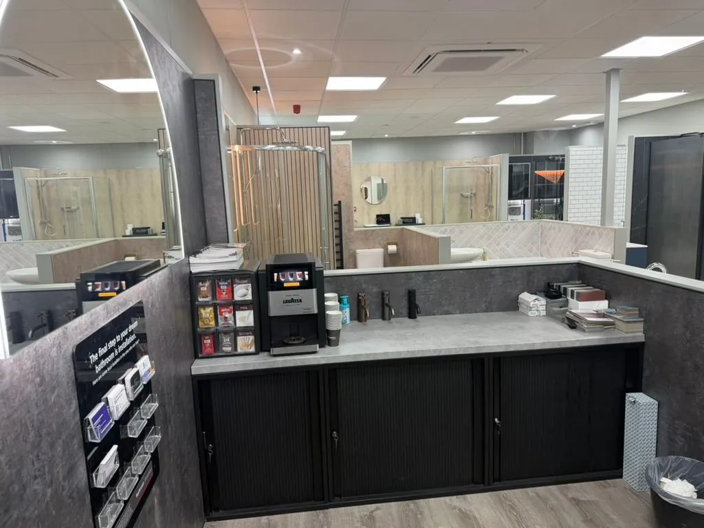 Full showroom refit in Solihull by Warm-Wise | photo 12