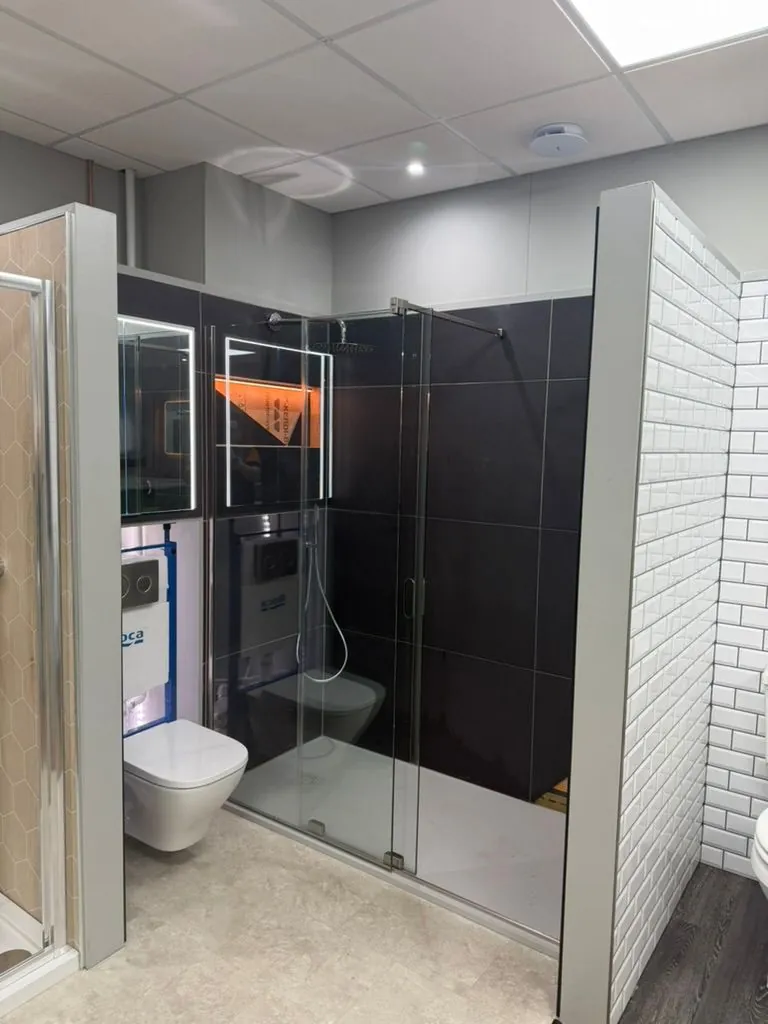Full showroom refit in Solihull by Warm-Wise | photo 15