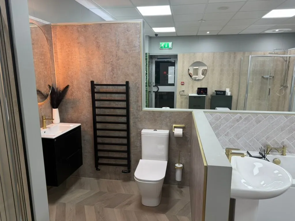 Full showroom refit in Solihull by Warm-Wise | photo 7