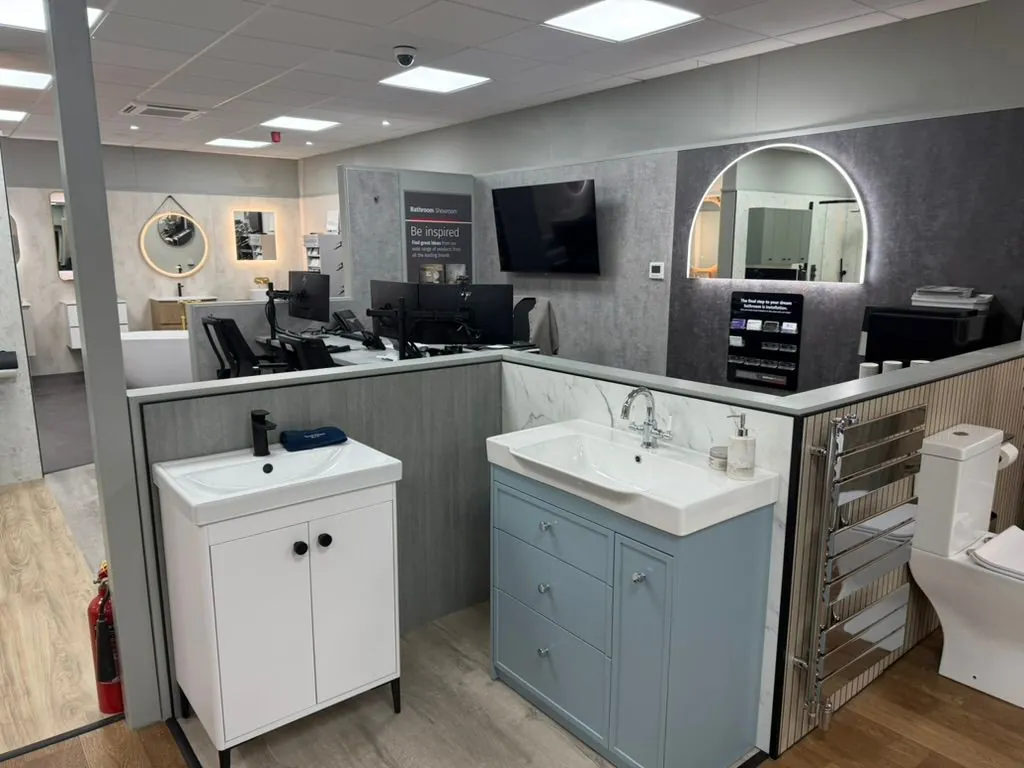 Full showroom refit in Solihull by Warm-Wise | photo 14